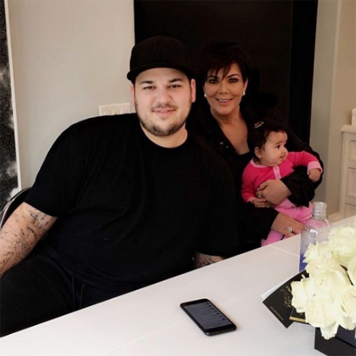 Kris Jenner Shares Rare Update On Rob Kardashian Amid Spotlight Return E Online